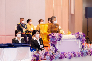 อธิการบดี มรท. เข้ารับพระราชทานประกาศนียบัตรและเข็มวิทยฐานะผู้สำเร็จการศึกษาอบรมหลักสูตร บสป. รุ่นที่ 1 จาก สมเด็จพระกนิษฐาธิราชเจ้า กรมสมเด็จพระเทพรัตนราชสุดาฯ สยามบรมราชกุมารี
