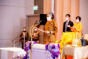 อธิการบดี มรท. เข้ารับพระราชทานประกาศนียบัตรและเข็มวิทยฐานะผู้สำเร็จการศึกษาอบรมหลักสูตร บสป. รุ่นที่ 1 จาก สมเด็จพระกนิษฐาธิราชเจ้า กรมสมเด็จพระเทพรัตนราชสุดาฯ สยามบรมราชกุมารี