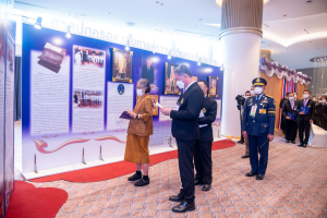 อธิการบดี มรท. เข้ารับพระราชทานประกาศนียบัตรและเข็มวิทยฐานะผู้สำเร็จการศึกษาอบรมหลักสูตร บสป. รุ่นที่ 1 จาก สมเด็จพระกนิษฐาธิราชเจ้า กรมสมเด็จพระเทพรัตนราชสุดาฯ สยามบรมราชกุมารี