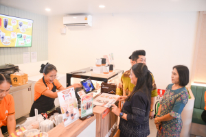 มรท. ร่วมแสดงความยินดีในโอกาสเปิดร้านกาแฟพันธุ์ไทย สาขามหาวิทยาลัยราชภัฏเทพสตรี