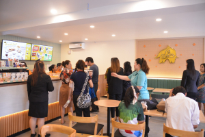 มรท. ร่วมแสดงความยินดีในโอกาสเปิดร้านกาแฟพันธุ์ไทย สาขามหาวิทยาลัยราชภัฏเทพสตรี