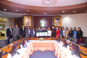 มรท. ร่วมพิธีลงนามบันทึกข้อตกลงความร่วมมือในการประสานความร่วมมือทางวิชาการและการใช้พื้นที่จัดกิจกรรมพัฒนานักศึกษา กับ โรบินสันไลฟ์สไตล์ ลพบุรี