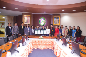 มรท. ร่วมพิธีลงนามบันทึกข้อตกลงความร่วมมือในการประสานความร่วมมือทางวิชาการและการใช้พื้นที่จัดกิจกรรมพัฒนานักศึกษา กับ โรบินสันไลฟ์สไตล์ ลพบุรี