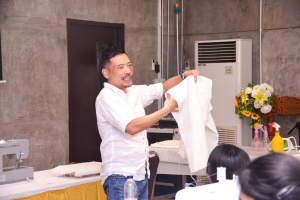 สำนักศิลปะและวัฒนธรรมจัดอบรมเทคนิคการเย็บผลิตภัณฑ์ผ้าเบื้องต้นเพื่อนำไปสู่วัฒนธรรมนานาชาติการประกวดคอสเพลย์