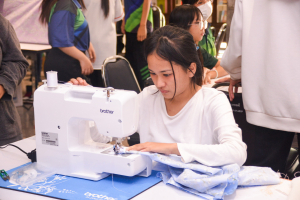 สำนักศิลปะและวัฒนธรรมจัดอบรมเทคนิคการเย็บผลิตภัณฑ์ผ้าเบื้องต้นเพื่อนำไปสู่วัฒนธรรมนานาชาติการประกวดคอสเพลย์
