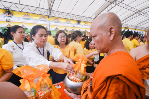 มรภ.เทพสตรี ร่วมพิธีทำบุญตักบาตรพระสงฆ์โครงการบรรพชาอุปสมบทเฉลิมพระเกียรติพระบาทสมเด็จพระเจ้าอยู่หัว เนื่องในโอกาสพระราชพิธีมหามงคลเฉลิมพระชนมพรรษา 6 รอบ 28 กรกฎาคม 2567