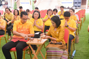 มรภ.เทพสตรี เป็นเจ้าภาพร่วมถวายภัตตาหารเพลแด่พระสงฆ์ที่บรรพชาในโครงการบรรพชาอุปสมบทเฉลิมพระเกียรติพระบาทสมเด็จพระเจ้าอยู่หัวฯ