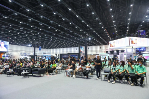 สาขาวิชาดนตรีศึกษานำนักดนตรีวงลวนรินทร์เข้ารับรางวัลชมเชยการประลองยอดฝีมือเยาวชนดนตรี ถ้วยพระราชทานสมเด็จพระกนิษฐาธิราชเจ้า กรมสมเด็จพระเทพรัตนราชสุดาฯ สยามบรมราชกุมารี
