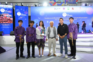 สาขาวิชาดนตรีศึกษานำนักดนตรีวงลวนรินทร์เข้ารับรางวัลชมเชยการประลองยอดฝีมือเยาวชนดนตรี ถ้วยพระราชทานสมเด็จพระกนิษฐาธิราชเจ้า กรมสมเด็จพระเทพรัตนราชสุดาฯ สยามบรมราชกุมารี