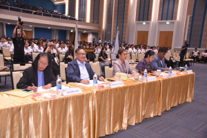 คณะมนุษยศาสตร์ฯ จัดประกวดร้องเพลงหมู่ มอบรางวัลเพชรมนุษยศาสตร์ และรางวัลนักศึกษาดีเด่น