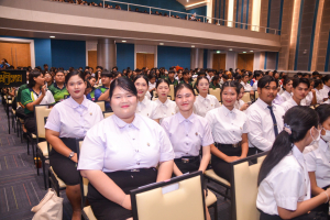 คณะมนุษยศาสตร์ฯ จัดประกวดร้องเพลงหมู่ มอบรางวัลเพชรมนุษยศาสตร์ และรางวัลนักศึกษาดีเด่น