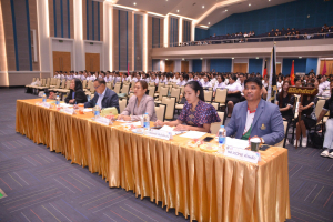 คณะมนุษยศาสตร์ฯ จัดประกวดร้องเพลงหมู่ มอบรางวัลเพชรมนุษยศาสตร์ และรางวัลนักศึกษาดีเด่น