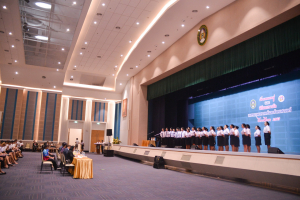 คณะมนุษยศาสตร์ฯ จัดประกวดร้องเพลงหมู่ มอบรางวัลเพชรมนุษยศาสตร์ และรางวัลนักศึกษาดีเด่น