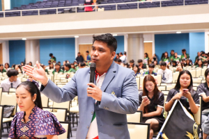 คณะมนุษยศาสตร์ฯ จัดประกวดร้องเพลงหมู่ มอบรางวัลเพชรมนุษยศาสตร์ และรางวัลนักศึกษาดีเด่น