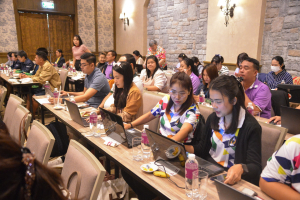 สำนักบริหารทรัพยากรมนุษย์จัดอบรมการจัดทำผลงานเชิงวิเคราะห์หรือสังเคราะห์รองรับการเข้าสู่ตำแหน่งที่สูงขึ้น และการพัฒนางานประจำสู่งานวิจัย