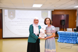 ศูนย์ภาษา ร่วมกับ คณะวิทยาการจัดการ จัดกิจกรรมนำเสนอผลการฝึกประสบการณ์วิชาชีพของนักศึกษาจาก UST ประเทศอินโดนีเซีย