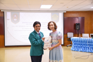 ศูนย์ภาษา ร่วมกับ คณะวิทยาการจัดการ จัดกิจกรรมนำเสนอผลการฝึกประสบการณ์วิชาชีพของนักศึกษาจาก UST ประเทศอินโดนีเซีย