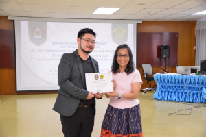 ศูนย์ภาษา ร่วมกับ คณะวิทยาการจัดการ จัดกิจกรรมนำเสนอผลการฝึกประสบการณ์วิชาชีพของนักศึกษาจาก UST ประเทศอินโดนีเซีย