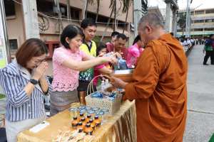 คณะมนุษยศาสตร์ฯ จัดพิธีทำบุญเนื่องในโอกาสครบรอบ 49 ปี คณะมนุษยศาสตร์ฯ