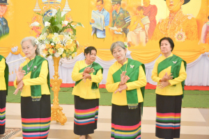 พระบาทสมเด็จพระเจ้าอยู่หัว ทรงพระกรุณาโปรดเกล้าฯ ให้ผู้แทนพระองค์เชิญหนังสือ ธรรมนาวา “วัง” และน้ำปานะพระราชทานถวายแด่พระสงฆ์และพุทธศาสนิกชนในพื้นที่อำเภอเมืองลพบุรี จังหวัดลพบุรี 