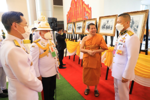 พระบาทสมเด็จพระเจ้าอยู่หัว ทรงพระกรุณาโปรดเกล้าฯ ให้ผู้แทนพระองค์เชิญหนังสือ ธรรมนาวา “วัง” และน้ำปานะพระราชทานถวายแด่พระสงฆ์และพุทธศาสนิกชนในพื้นที่อำเภอเมืองลพบุรี จังหวัดลพบุรี 