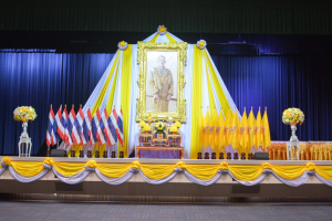 พระบาทสมเด็จพระเจ้าอยู่หัว ทรงพระกรุณาโปรดเกล้าฯ ให้ผู้แทนพระองค์เชิญหนังสือ ธรรมนาวา “วัง” และน้ำปานะพระราชทานถวายแด่พระสงฆ์และพุทธศาสนิกชนในพื้นที่อำเภอเมืองลพบุรี จังหวัดลพบุรี 