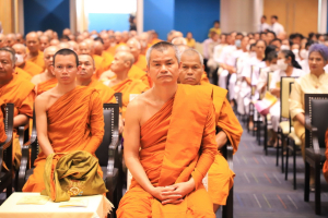 พระบาทสมเด็จพระเจ้าอยู่หัว ทรงพระกรุณาโปรดเกล้าฯ ให้ผู้แทนพระองค์เชิญหนังสือ ธรรมนาวา “วัง” และน้ำปานะพระราชทานถวายแด่พระสงฆ์และพุทธศาสนิกชนในพื้นที่อำเภอเมืองลพบุรี จังหวัดลพบุรี 