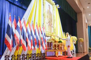 พระบาทสมเด็จพระเจ้าอยู่หัว ทรงพระกรุณาโปรดเกล้าฯ ให้ผู้แทนพระองค์เชิญหนังสือ ธรรมนาวา “วัง” และน้ำปานะพระราชทานถวายแด่พระสงฆ์และพุทธศาสนิกชนในพื้นที่อำเภอเมืองลพบุรี จังหวัดลพบุรี 
