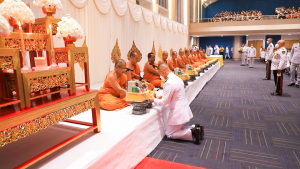 พระบาทสมเด็จพระเจ้าอยู่หัว ทรงพระกรุณาโปรดเกล้าฯ ให้ผู้แทนพระองค์เชิญหนังสือ ธรรมนาวา “วัง” และน้ำปานะพระราชทานถวายแด่พระสงฆ์และพุทธศาสนิกชนในพื้นที่อำเภอเมืองลพบุรี จังหวัดลพบุรี 