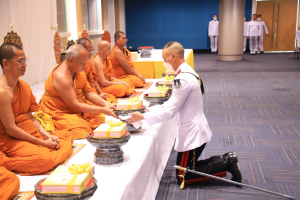 พระบาทสมเด็จพระเจ้าอยู่หัว ทรงพระกรุณาโปรดเกล้าฯ ให้ผู้แทนพระองค์เชิญหนังสือ ธรรมนาวา “วัง” และน้ำปานะพระราชทานถวายแด่พระสงฆ์และพุทธศาสนิกชนในพื้นที่อำเภอเมืองลพบุรี จังหวัดลพบุรี 