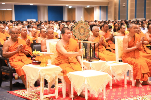พระบาทสมเด็จพระเจ้าอยู่หัว ทรงพระกรุณาโปรดเกล้าฯ ให้ผู้แทนพระองค์เชิญหนังสือ ธรรมนาวา “วัง” และน้ำปานะพระราชทานถวายแด่พระสงฆ์และพุทธศาสนิกชนในพื้นที่อำเภอเมืองลพบุรี จังหวัดลพบุรี 