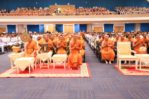 พระบาทสมเด็จพระเจ้าอยู่หัว ทรงพระกรุณาโปรดเกล้าฯ ให้ผู้แทนพระองค์เชิญหนังสือ ธรรมนาวา “วัง” และน้ำปานะพระราชทานถวายแด่พระสงฆ์และพุทธศาสนิกชนในพื้นที่อำเภอเมืองลพบุรี จังหวัดลพบุรี 