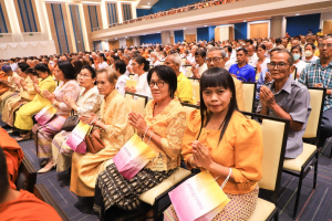 พระบาทสมเด็จพระเจ้าอยู่หัว ทรงพระกรุณาโปรดเกล้าฯ ให้ผู้แทนพระองค์เชิญหนังสือ ธรรมนาวา “วัง” และน้ำปานะพระราชทานถวายแด่พระสงฆ์และพุทธศาสนิกชนในพื้นที่อำเภอเมืองลพบุรี จังหวัดลพบุรี 