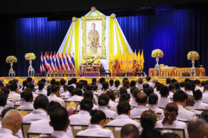 พระบาทสมเด็จพระเจ้าอยู่หัว ทรงพระกรุณาโปรดเกล้าฯ ให้ผู้แทนพระองค์เชิญหนังสือ ธรรมนาวา “วัง” และน้ำปานะพระราชทานถวายแด่พระสงฆ์และพุทธศาสนิกชนในพื้นที่อำเภอเมืองลพบุรี จังหวัดลพบุรี 
