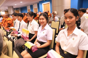 พระบาทสมเด็จพระเจ้าอยู่หัว ทรงพระกรุณาโปรดเกล้าฯ ให้ผู้แทนพระองค์เชิญหนังสือ ธรรมนาวา “วัง” และน้ำปานะพระราชทานถวายแด่พระสงฆ์และพุทธศาสนิกชนในพื้นที่อำเภอเมืองลพบุรี จังหวัดลพบุรี 