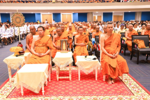 พระบาทสมเด็จพระเจ้าอยู่หัว ทรงพระกรุณาโปรดเกล้าฯ ให้ผู้แทนพระองค์เชิญหนังสือ ธรรมนาวา “วัง” และน้ำปานะพระราชทานถวายแด่พระสงฆ์และพุทธศาสนิกชนในพื้นที่อำเภอเมืองลพบุรี จังหวัดลพบุรี 