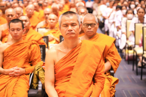 พระบาทสมเด็จพระเจ้าอยู่หัว ทรงพระกรุณาโปรดเกล้าฯ ให้ผู้แทนพระองค์เชิญหนังสือ ธรรมนาวา “วัง” และน้ำปานะพระราชทานถวายแด่พระสงฆ์และพุทธศาสนิกชนในพื้นที่อำเภอเมืองลพบุรี จังหวัดลพบุรี 