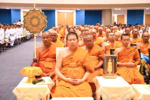 พระบาทสมเด็จพระเจ้าอยู่หัว ทรงพระกรุณาโปรดเกล้าฯ ให้ผู้แทนพระองค์เชิญหนังสือ ธรรมนาวา “วัง” และน้ำปานะพระราชทานถวายแด่พระสงฆ์และพุทธศาสนิกชนในพื้นที่อำเภอเมืองลพบุรี จังหวัดลพบุรี 
