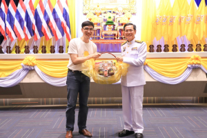 พระบาทสมเด็จพระเจ้าอยู่หัว ทรงพระกรุณาโปรดเกล้าฯ ให้ผู้แทนพระองค์เชิญหนังสือ ธรรมนาวา “วัง” และน้ำปานะพระราชทานถวายแด่พระสงฆ์และพุทธศาสนิกชนในพื้นที่อำเภอเมืองลพบุรี จังหวัดลพบุรี 