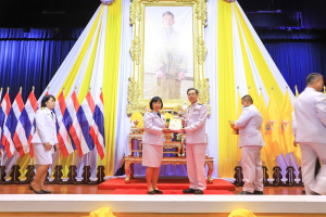พระบาทสมเด็จพระเจ้าอยู่หัว ทรงพระกรุณาโปรดเกล้าฯ ให้ผู้แทนพระองค์เชิญหนังสือ ธรรมนาวา “วัง” และน้ำปานะพระราชทานถวายแด่พระสงฆ์และพุทธศาสนิกชนในพื้นที่อำเภอเมืองลพบุรี จังหวัดลพบุรี 