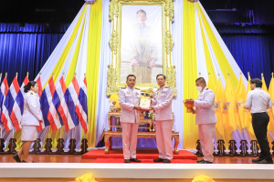 พระบาทสมเด็จพระเจ้าอยู่หัว ทรงพระกรุณาโปรดเกล้าฯ ให้ผู้แทนพระองค์เชิญหนังสือ ธรรมนาวา “วัง” และน้ำปานะพระราชทานถวายแด่พระสงฆ์และพุทธศาสนิกชนในพื้นที่อำเภอเมืองลพบุรี จังหวัดลพบุรี 