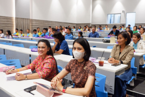 ศูนย์ภาษาจัดอบรมภาษาอังกฤษเพื่อการอาชีพสำหรับบุคคลทั่วไป