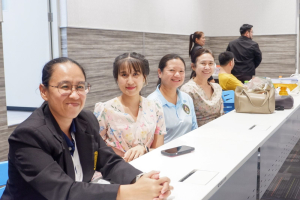 ศูนย์ภาษาจัดอบรมภาษาอังกฤษเพื่อการอาชีพสำหรับบุคคลทั่วไป
