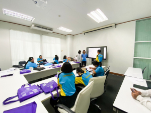 ศูนย์ภาษาจัดอบรมภาษาอังกฤษเพื่อการอาชีพสำหรับบุคคลทั่วไป