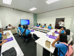 ศูนย์ภาษาจัดอบรมภาษาอังกฤษเพื่อการอาชีพสำหรับบุคคลทั่วไป