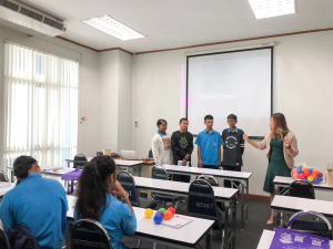 ศูนย์ภาษาจัดอบรมภาษาอังกฤษเพื่อการอาชีพสำหรับบุคคลทั่วไป
