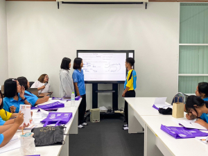 ศูนย์ภาษาจัดอบรมภาษาอังกฤษเพื่อการอาชีพสำหรับบุคคลทั่วไป