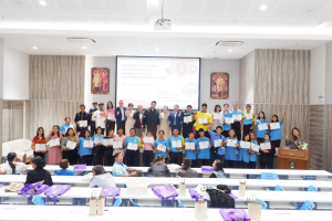 ศูนย์ภาษาจัดอบรมภาษาอังกฤษเพื่อการอาชีพสำหรับบุคคลทั่วไป