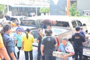 มรท. เปิดศูนย์รวมน้ำใจชาวไทยช่วยเหลือผู้ประสบอุทกภัยในพื้นที่ภาคเหนือ