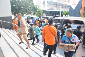 มรท. เปิดศูนย์รวมน้ำใจชาวไทยช่วยเหลือผู้ประสบอุทกภัยในพื้นที่ภาคเหนือ